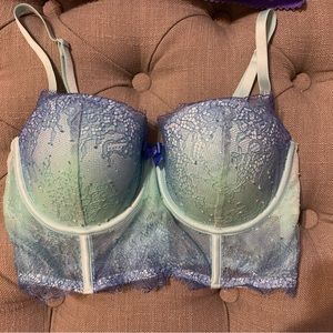 Victoria’s Secret bras, 32B and 34B